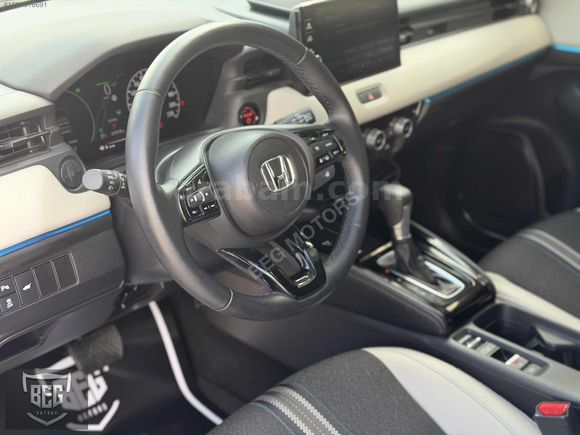 2024-HONDA-HRV-19 BİN-KM-HATASIZ-HYBRİT-STYLE PLUS-CAM TAVAN-
