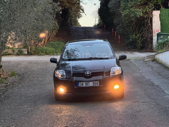 Sahibinden Toyota Auris 1.4 D-4D Comfort 2008 Model  234.500 km Siyah