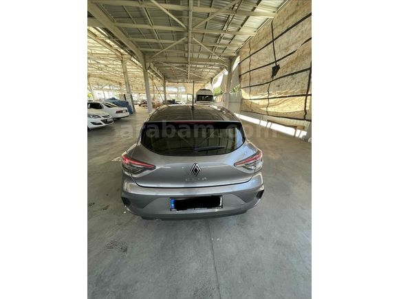 Sahibinden hatasız 34 binde Renault Clio 1.0 SCe Equilibre 2023 Model 