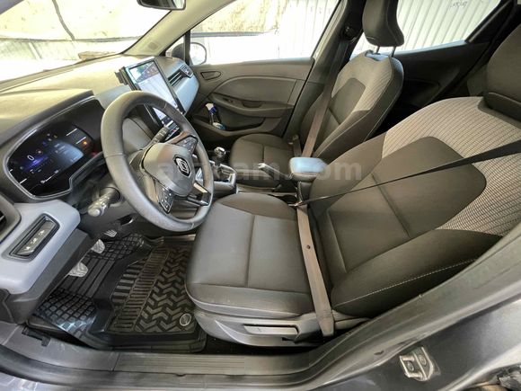 Sahibinden hatasız 34 binde Renault Clio 1.0 SCe Equilibre 2023 Model 