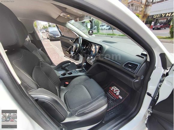 2021 çıkışlı Megane 168 bin km touch plus dizel otomatik hatasız