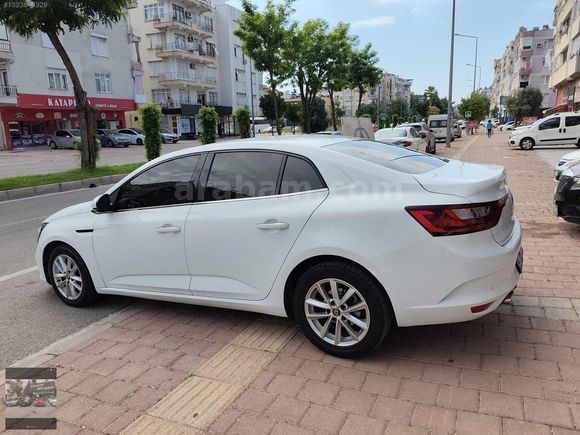 2021 çıkışlı Megane 168 bin km touch plus dizel otomatik hatasız