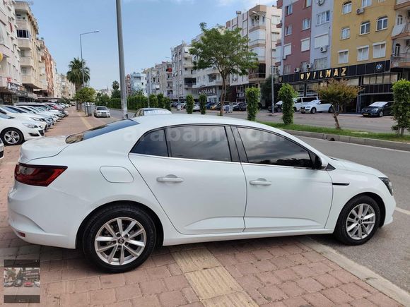 2021 çıkışlı Megane 168 bin km touch plus dizel otomatik hatasız