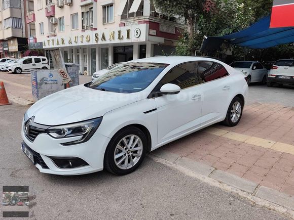 2021 çıkışlı Megane 168 bin km touch plus dizel otomatik hatasız