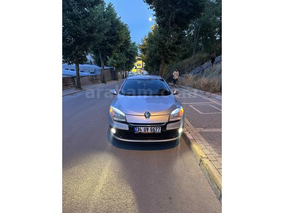Sahibinden Renault Megane 1.5 dCi Icon 2013 Model  230.000 km Gri (Gümüş)