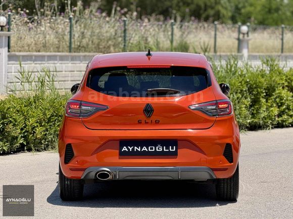AYNAOĞLU 2024 MD RENAULT CLIO 1.0 TCE ALPINE 40 BİN KM OTOMATİK