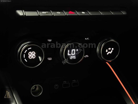 MY PLAZA- 2025 RENAULT CLİO 1.0 TCe TECHNO ESPRİT ALPİNE HATASIZ
