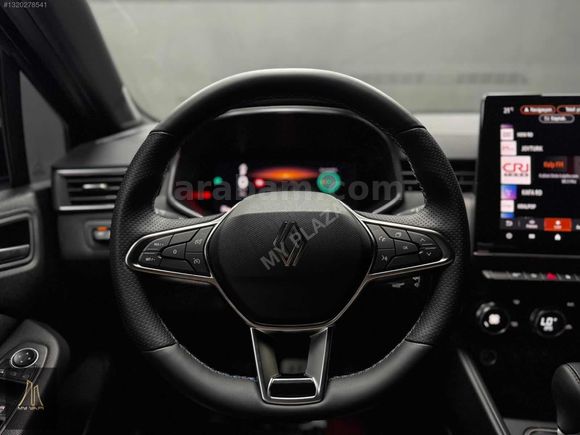 MY PLAZA- 2025 RENAULT CLİO 1.0 TCe TECHNO ESPRİT ALPİNE HATASIZ