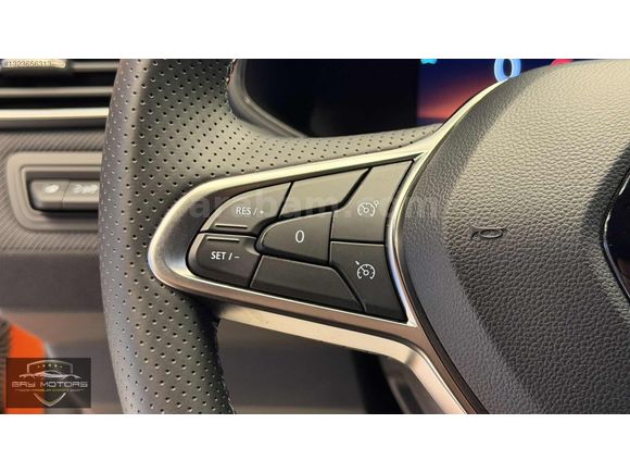 HATASIZ RENAULT CLİO TECHNO ESPRIT ALPİNE LANSMAN B. EKRAN 14KM