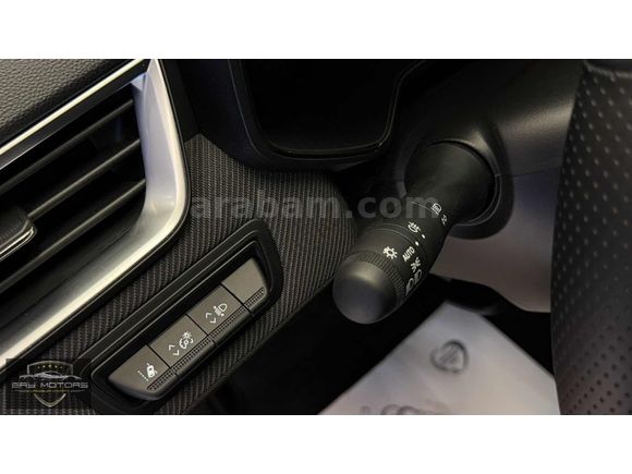 HATASIZ RENAULT CLİO TECHNO ESPRIT ALPİNE LANSMAN B. EKRAN 14KM