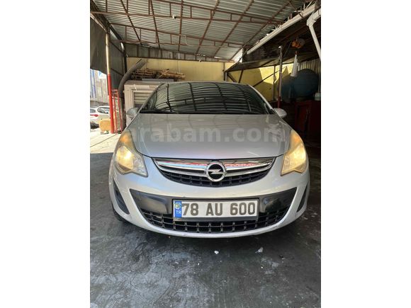 Öğretmenden hatasız boyasız tramersiz Opel Corsa 1.2 Twinport Essentia 2013 Model 