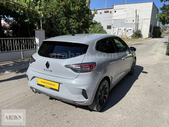 2025 RENAULT CLİO 1.0 TCE TECHNO ESPRİT ALPİNE HATASIZ 23.500KM
