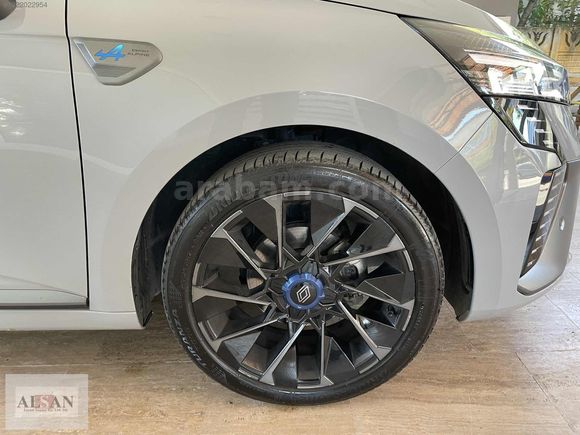 2025 RENAULT CLİO 1.0 TCE TECHNO ESPRİT ALPİNE HATASIZ 23.500KM