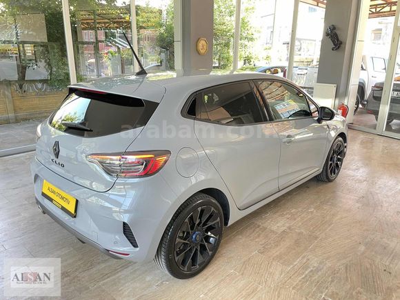 2025 RENAULT CLİO 1.0 TCE TECHNO ESPRİT ALPİNE HATASIZ 23.500KM