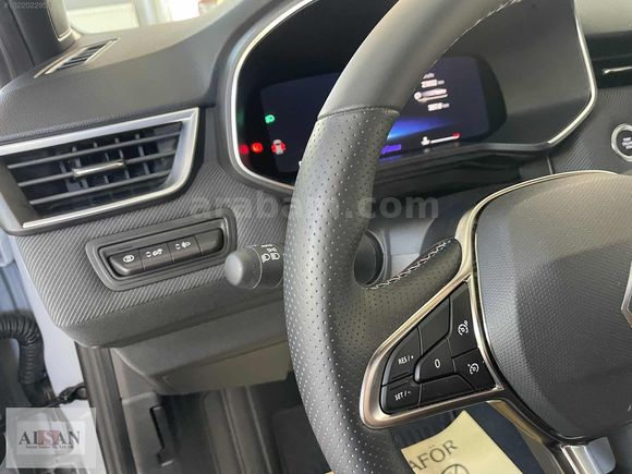 2025 RENAULT CLİO 1.0 TCE TECHNO ESPRİT ALPİNE HATASIZ 23.500KM