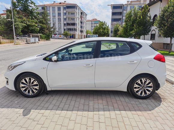 Sahibinden Kia Ceed 1.6 CRDi Comfort 2017 Model