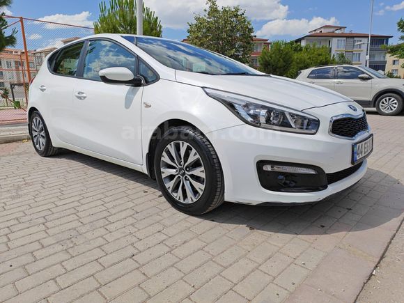 Sahibinden Kia Ceed 1.6 CRDi Comfort 2017 Model