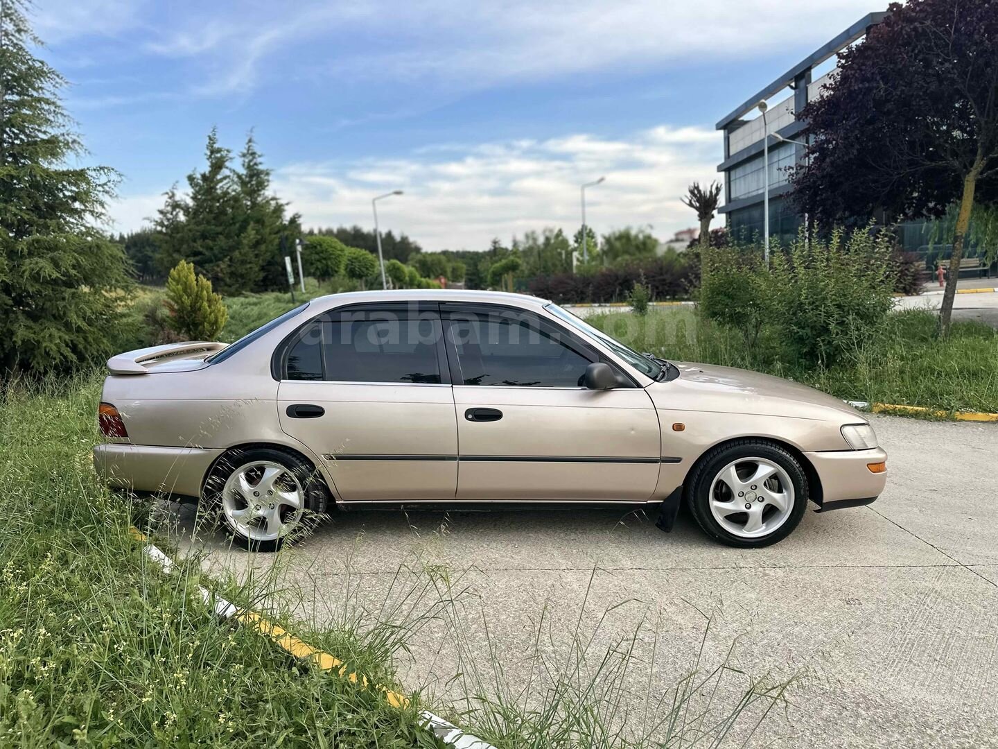 Galeriden Toyota Corolla 1.3 XL 1994 Model Tekirdağ 467.000 km Altın 3