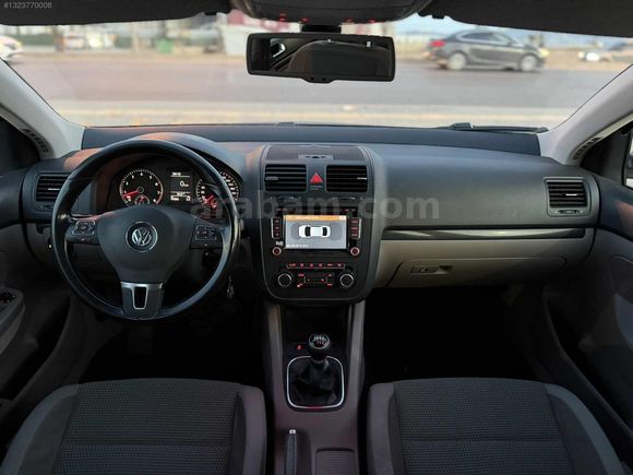 TR'DE TEK 2011 MODEL BOYASIZ ORJINAL 97 BİNDE EMSALSİZ VW JETTA