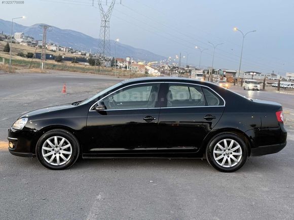 TR'DE TEK 2011 MODEL BOYASIZ ORJINAL 97 BİNDE EMSALSİZ VW JETTA
