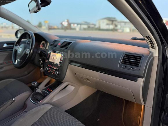TR'DE TEK 2011 MODEL BOYASIZ ORJINAL 97 BİNDE EMSALSİZ VW JETTA