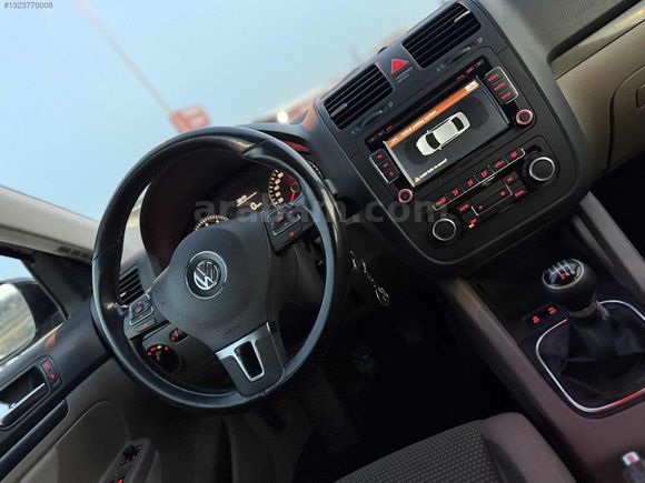 TR'DE TEK 2011 MODEL BOYASIZ ORJINAL 97 BİNDE EMSALSİZ VW JETTA