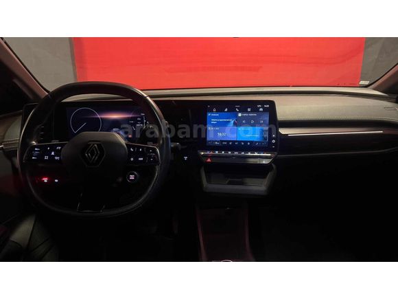ULU MOTORS 2023 MEGANE E-TECH