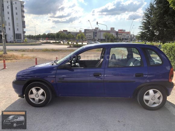 EŞSİZZ CORSA OTOMATİK 1.4 16V