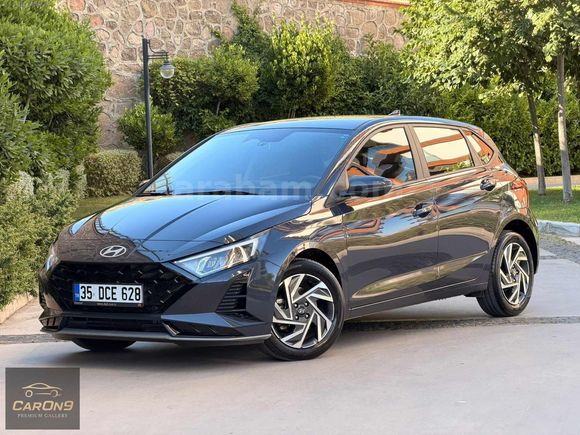 HYUNDAİ İ20 1.0T STYLE+NAV 2025 6.100KM HATASIZ KOYU GRİ
