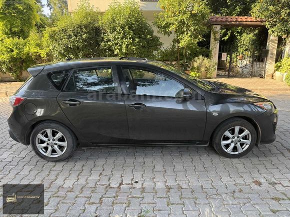 MAZDA 3 1.6 İMPRESSİVE OTOMATİK SUNROOF