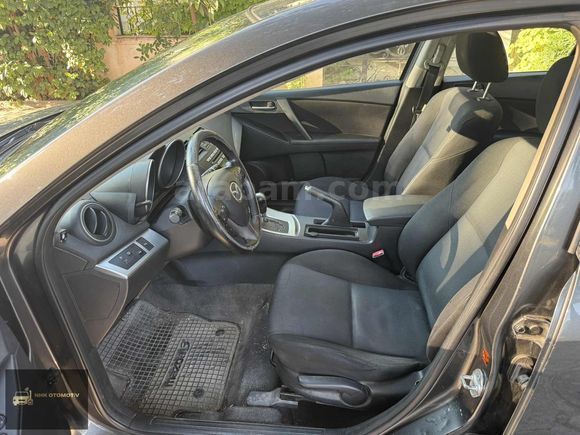 MAZDA 3 1.6 İMPRESSİVE OTOMATİK SUNROOF