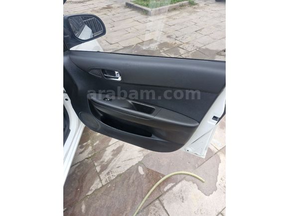HYUNDAI İ20 1.4 BENZİNLİ