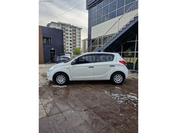 HYUNDAI İ20 1.4 BENZİNLİ