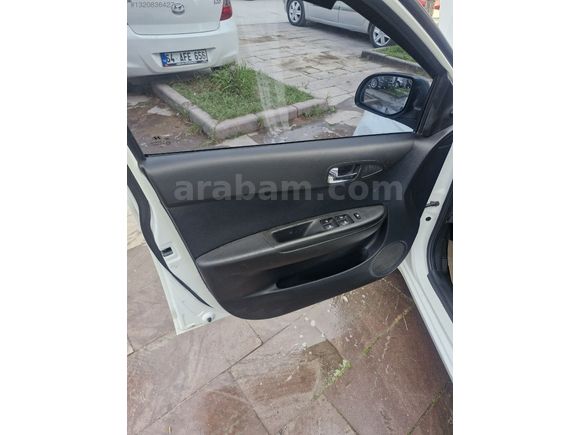 HYUNDAI İ20 1.4 BENZİNLİ