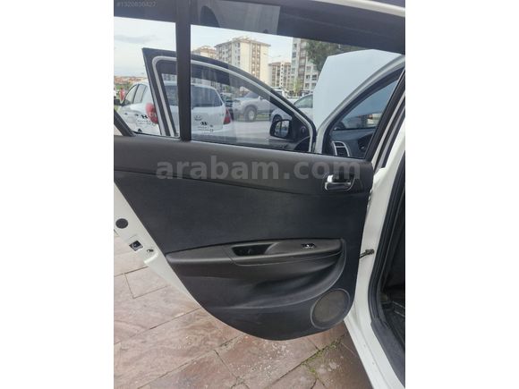 HYUNDAI İ20 1.4 BENZİNLİ