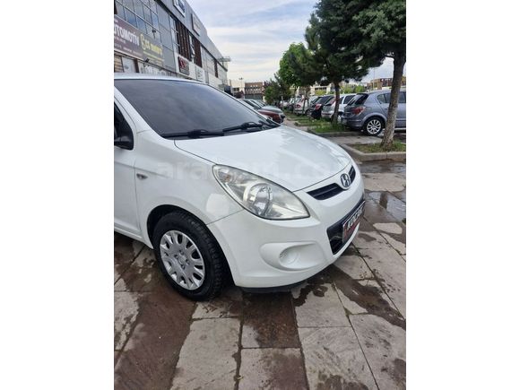 HYUNDAI İ20 1.4 BENZİNLİ