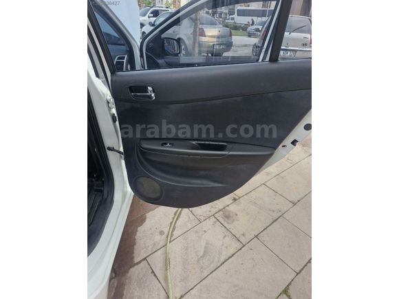 HYUNDAI İ20 1.4 BENZİNLİ