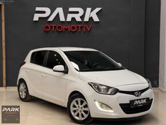 PARK OTOMOTİV'DEN 2014 HYUNDAİ İ20 SENSE 1.4CVVT OTOMATİK