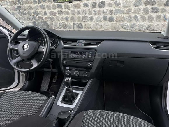 SKODA OCTAVİA 1.2 TSI AMBİTİON 138 BİN'DE YARIM PARÇA BOYALI