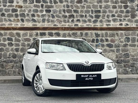 SKODA OCTAVİA 1.2 TSI AMBİTİON 138 BİN'DE YARIM PARÇA BOYALI