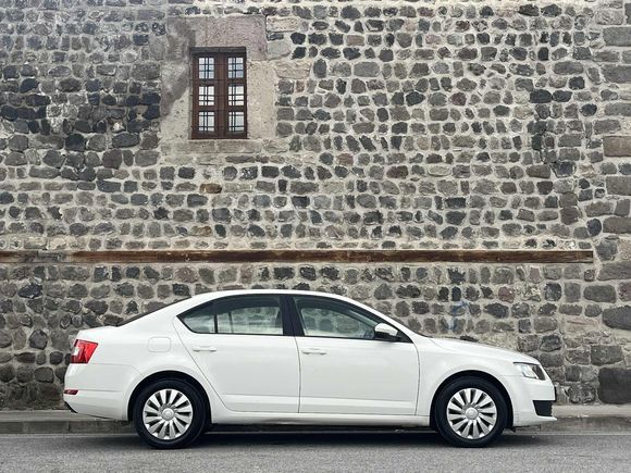 SKODA OCTAVİA 1.2 TSI AMBİTİON 138 BİN'DE YARIM PARÇA BOYALI