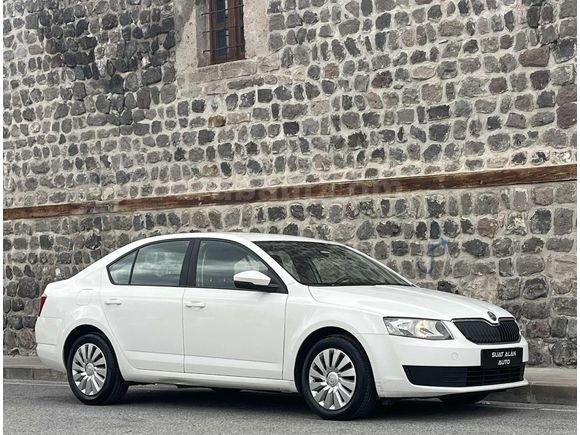 SKODA OCTAVİA 1.2 TSI AMBİTİON 138 BİN'DE YARIM PARÇA BOYALI