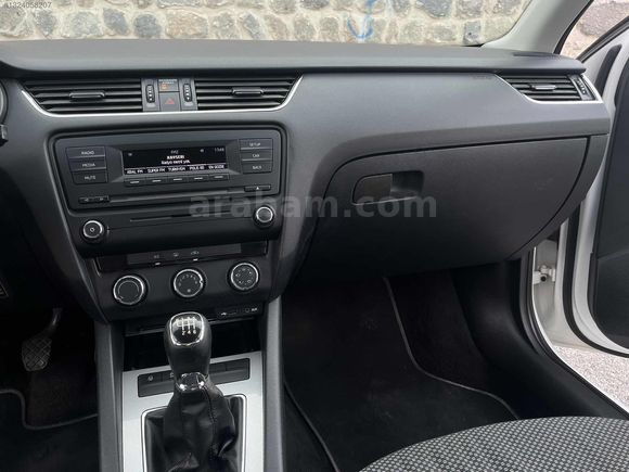 SKODA OCTAVİA 1.2 TSI AMBİTİON 138 BİN'DE YARIM PARÇA BOYALI