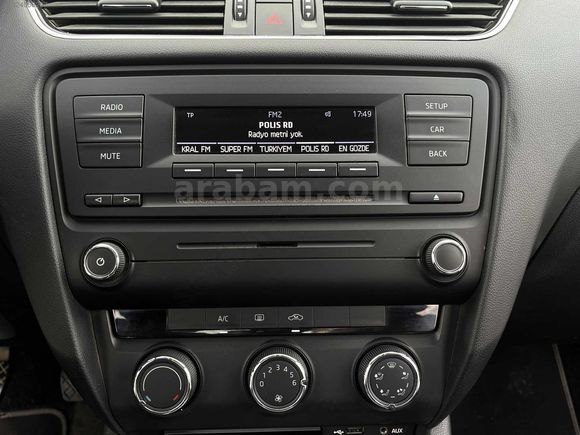SKODA OCTAVİA 1.2 TSI AMBİTİON 138 BİN'DE YARIM PARÇA BOYALI