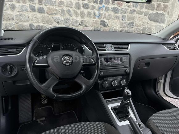 SKODA OCTAVİA 1.2 TSI AMBİTİON 138 BİN'DE YARIM PARÇA BOYALI