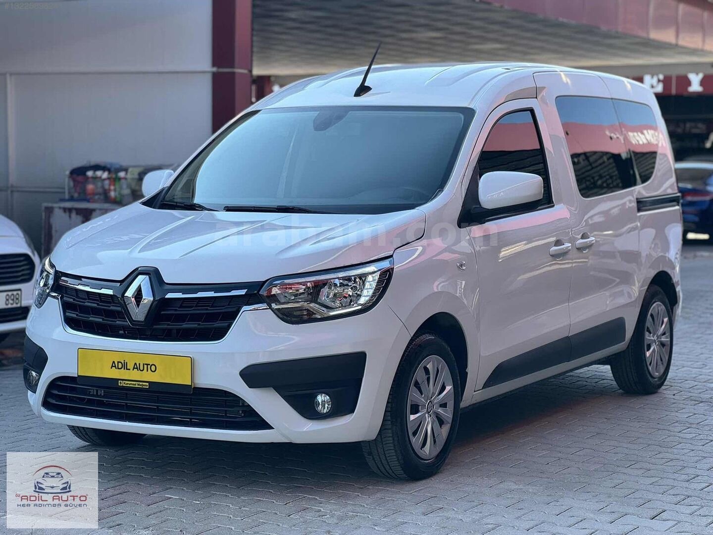 Galeriden Renault Express Combi 1.5 BlueDCI Joy 2022 Model Adana 168.000 km Beyaz 5