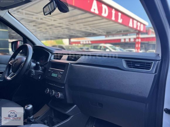 FIRSAT ARACI 2022 EXPRESS COMBİ 1.5 BLUeDCİ JOY 168.### KM
