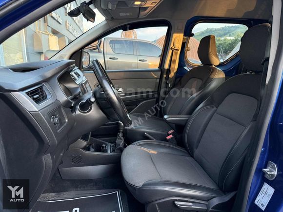 YM AUTO 2022 RENAULT EXPRESS COMBİ 1.5 BlueDCi TOUCH