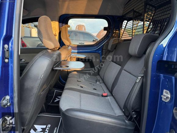YM AUTO 2022 RENAULT EXPRESS COMBİ 1.5 BlueDCi TOUCH