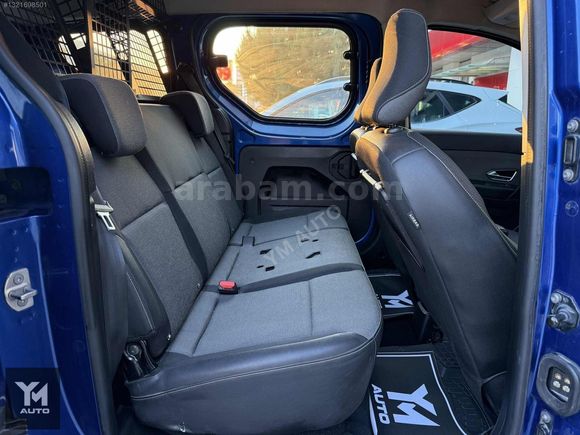 YM AUTO 2022 RENAULT EXPRESS COMBİ 1.5 BlueDCi TOUCH